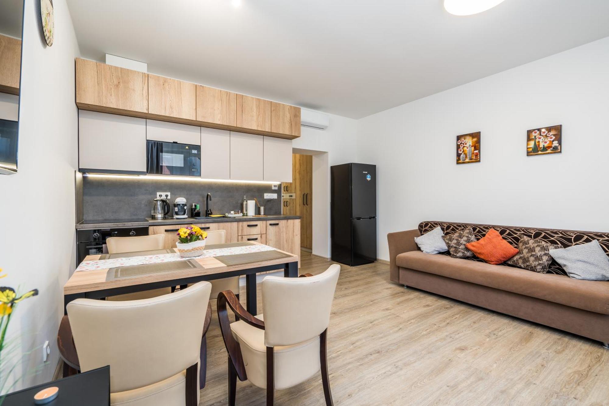 Apartment Perla Hradce *